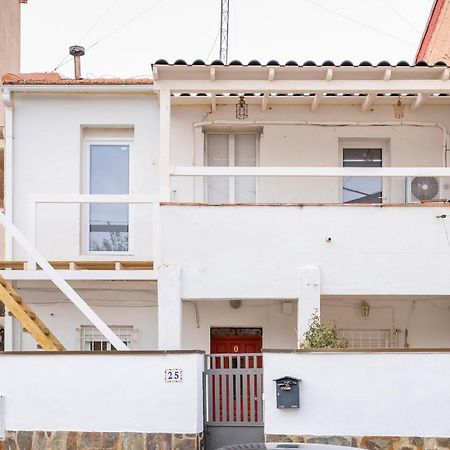 Independent Room Close To Ifema Y Aeropuertob Madrid Bagian luar foto