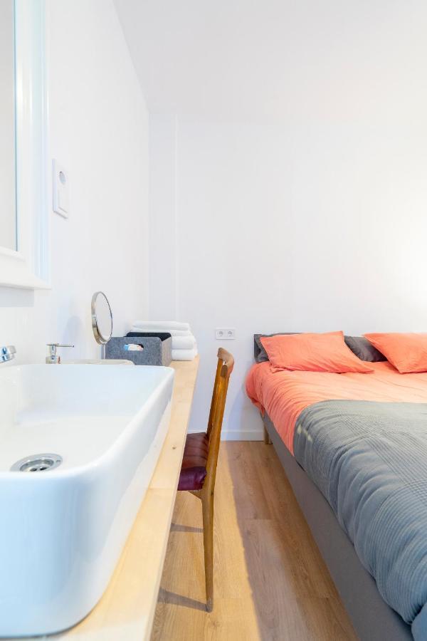 Independent Room Close To Ifema Y Aeropuertob Madrid Bagian luar foto