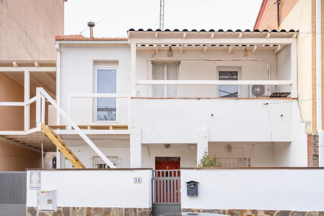 Independent Room Close To Ifema Y Aeropuertob Madrid Bagian luar foto